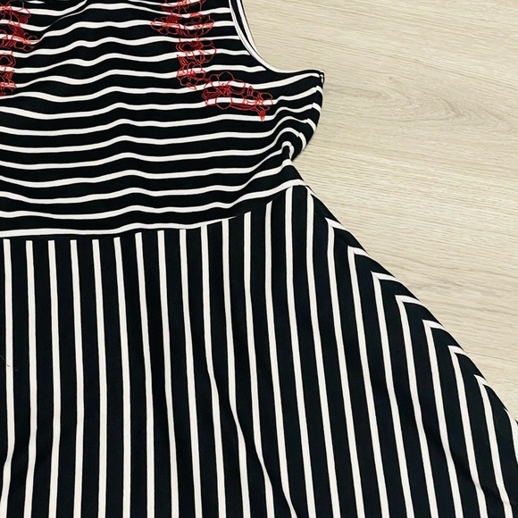 Alya Striped Black and White Dress w/red accent flowers - Picture 4 of 12